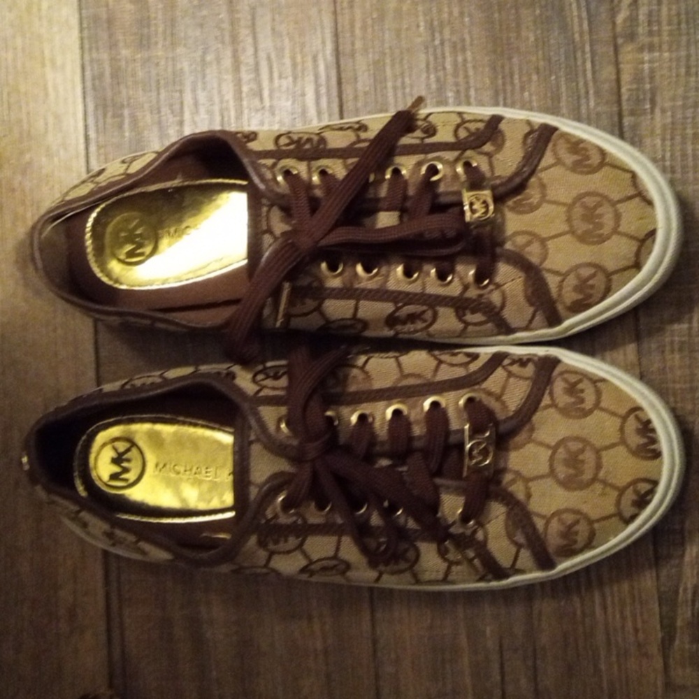 Michael Kors Tan/Brown Canvas Shoes . - Picture 2 of 7